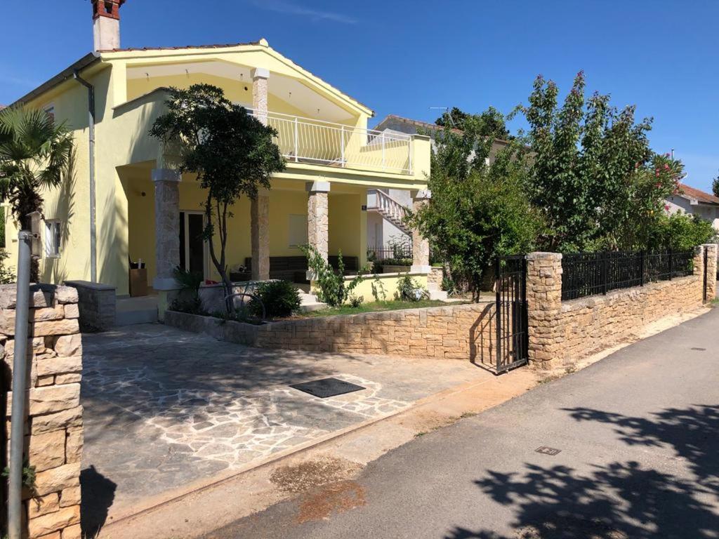 Five Bedroom House Near Sandy Beach Villa Major Medulin Buitenkant foto